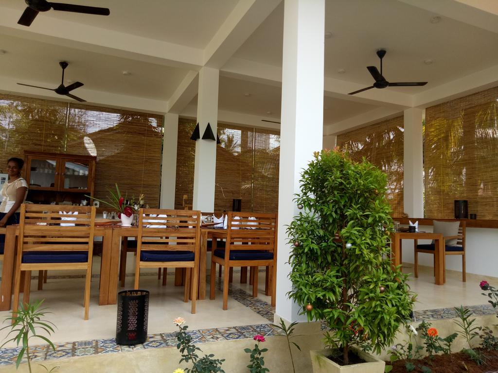 Sky And Sand Guesthouse Beruwala Exterior foto